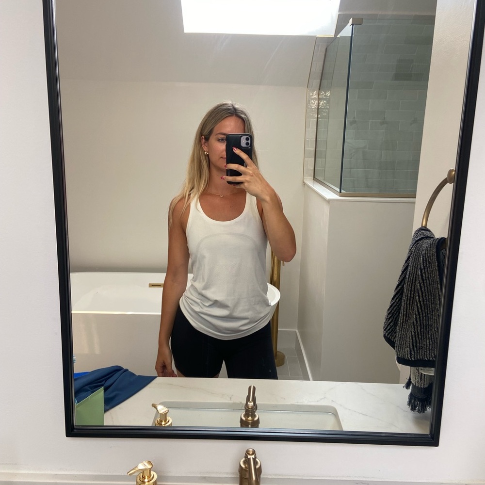 Lululemon white tank size 6